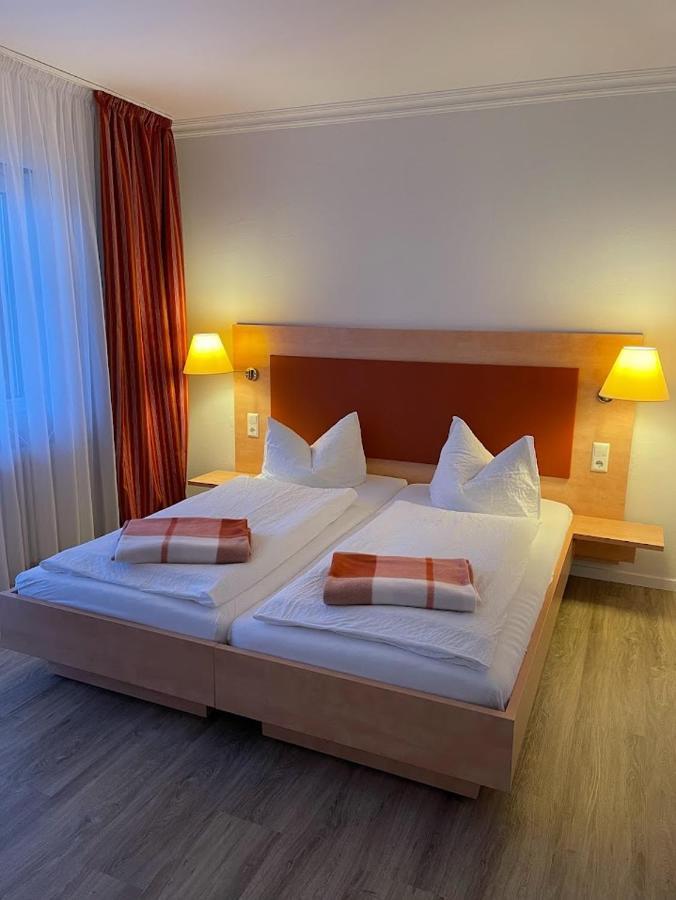 Zum Schwanen Garni Hotell Buggingen Eksteriør bilde