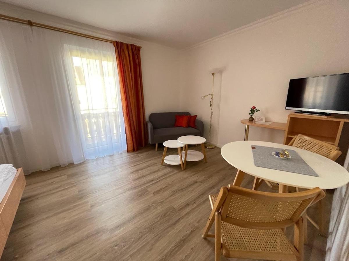 Zum Schwanen Garni Hotell Buggingen Eksteriør bilde